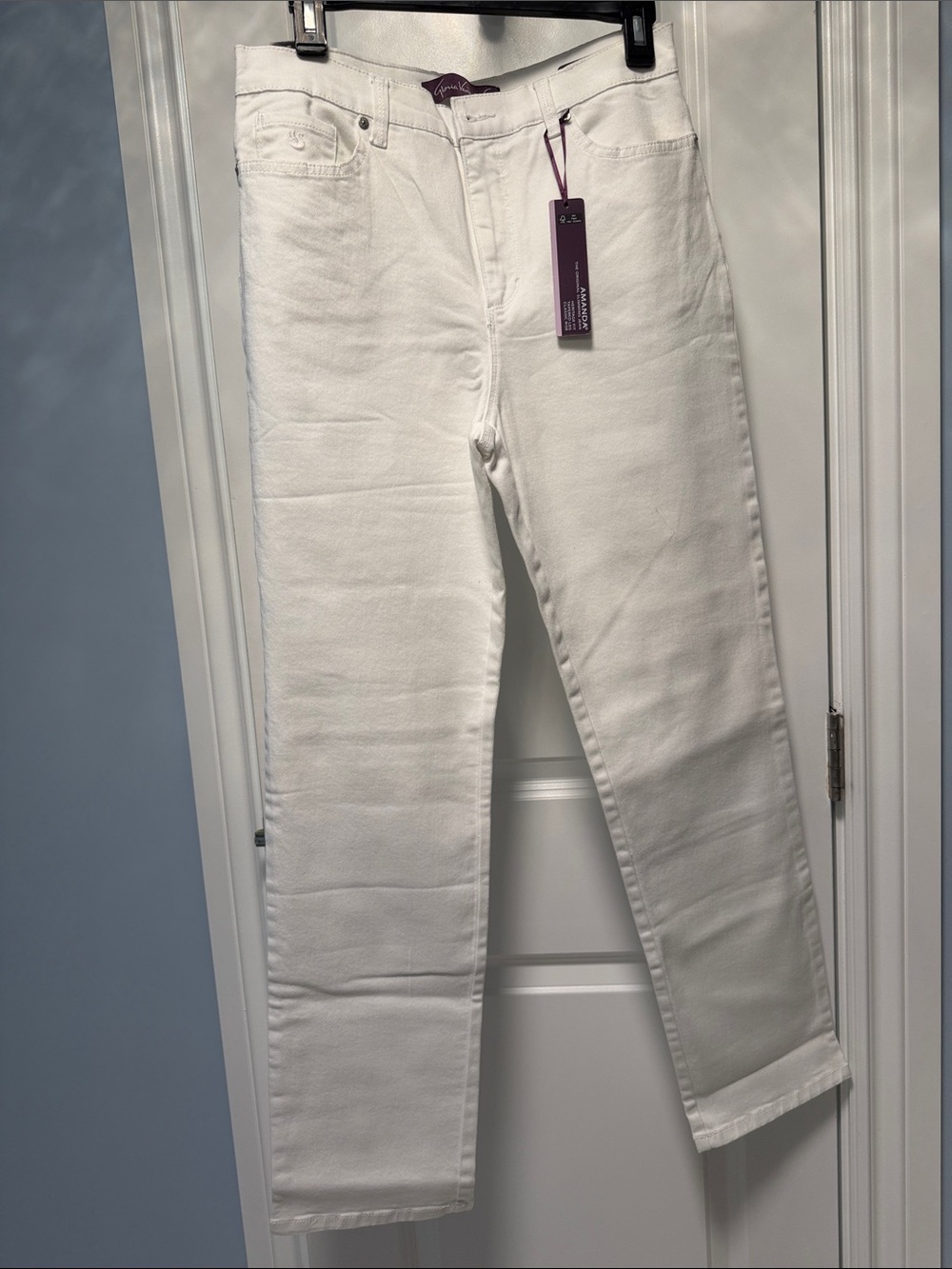 NWT White Gloria Vanderbilt Amanda Jeans Size 10 Average